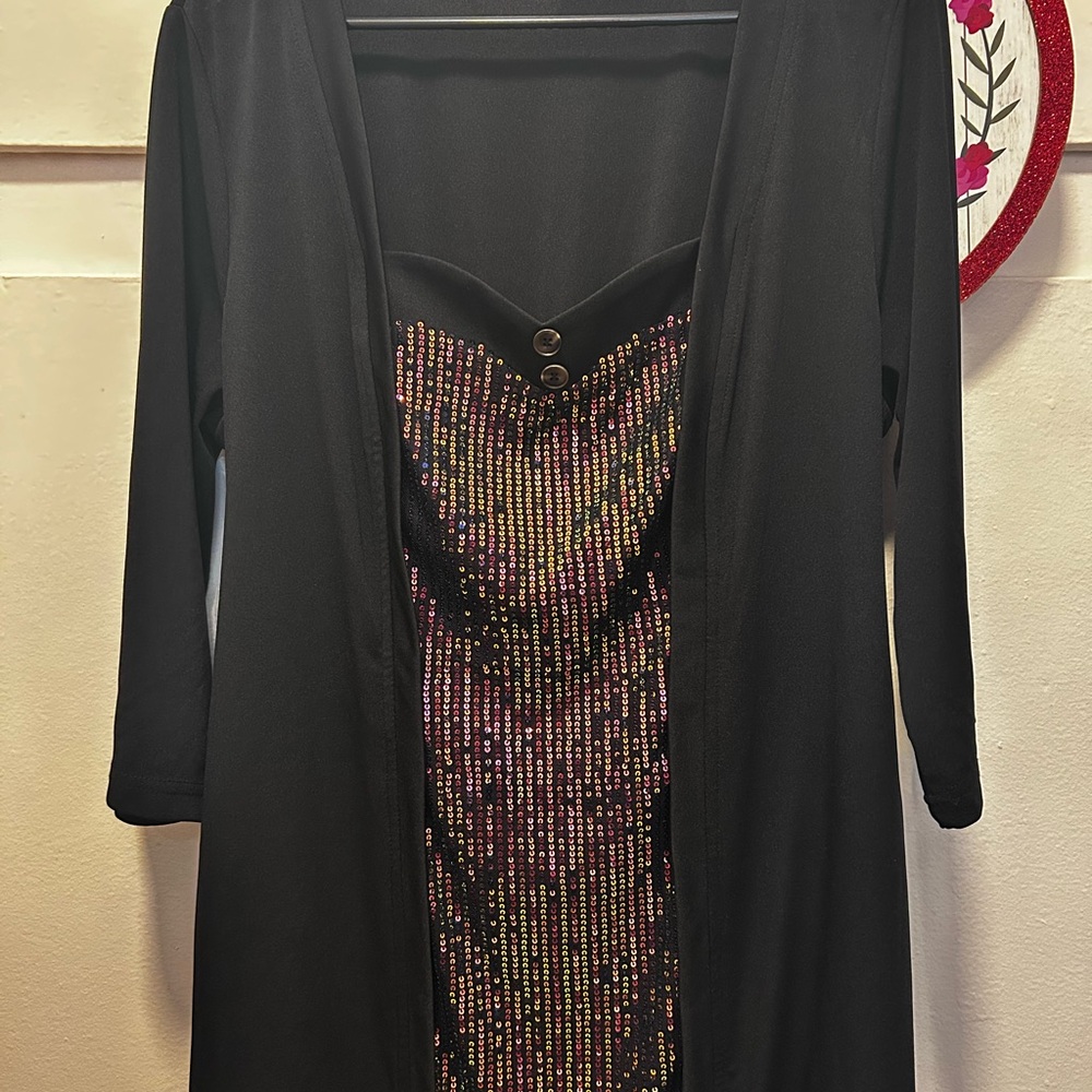 Elegant Black and gold Sequin Dress - Picture 7 of 16